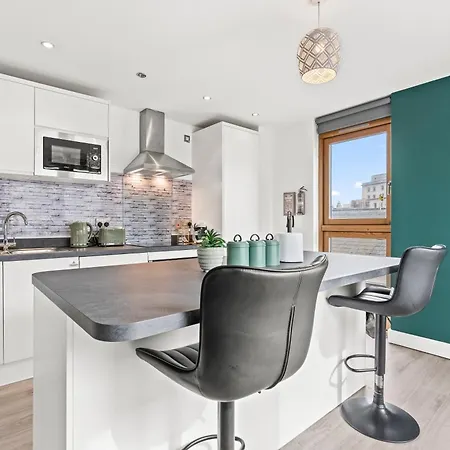 2 Bedroom With Balcony * Birmingham